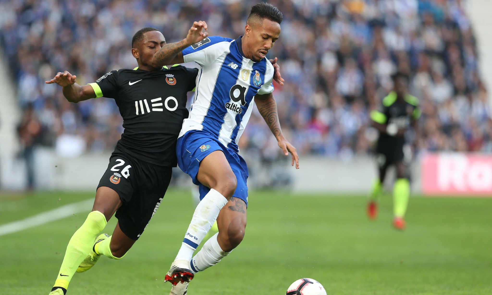 LOL联盟下注 -风云突变波尔图今晨战术微调；荷甲版图或变；气氛紧张；球探报告显示潜力(世界ol完整攻略)